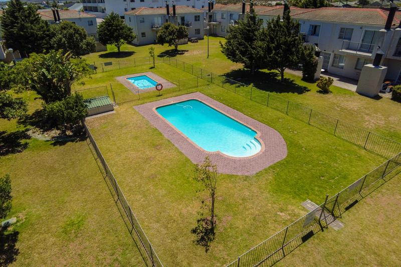 2 Bedroom Property for Sale in Middedorp Western Cape